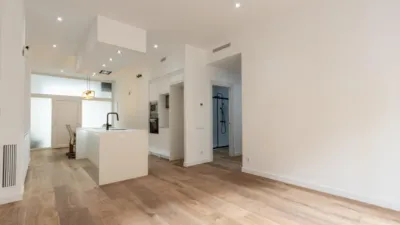 Flat on Carrer de l'Abat Escarré photo 5