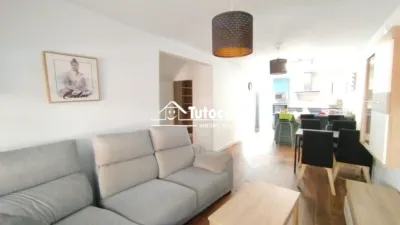 Casa adosada en alquiler en Calle de Severo Ochoa, Vista Azul-Consolación (Distrito Zona Centro. Dos Hermanas) de 950 €<span>/mes</span>
