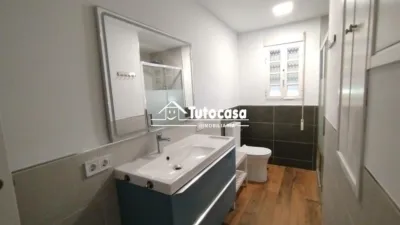Casa adosada en alquiler en Calle de Severo Ochoa, Vista Azul-Consolación (Distrito Zona Centro. Dos Hermanas) de 950 €<span>/mes</span>