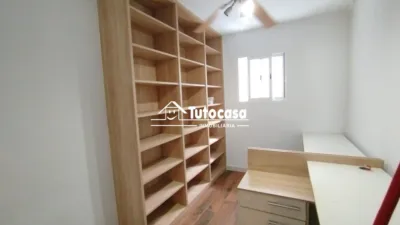 Casa adosada en alquiler en Calle de Severo Ochoa, Vista Azul-Consolación (Distrito Zona Centro. Dos Hermanas) de 950 €<span>/mes</span>
