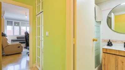 Apartment on Pintor Carlos Santiestebn Street photo 23