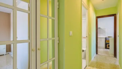 Apartment on Pintor Carlos Santiestebn Street photo 17