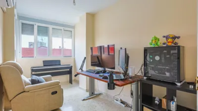Apartment on Pintor Carlos Santiestebn Street photo 25