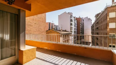 Piso en venta en Paseo de Ramón y Cajal, 22, cerca de Calle de José María Lacasa, Santo Domingo y San Martín (Huesca Capital) de 239.000 €
