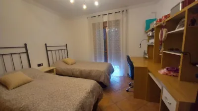 Semi-detached house on Calle de la Virgen de la Merced photo 12