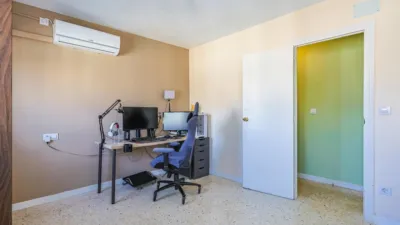 Apartment on Pintor Carlos Santiestebn Street photo 35