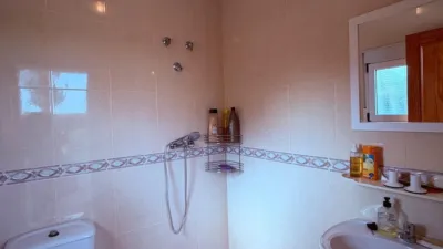 House in 03330 photo 11