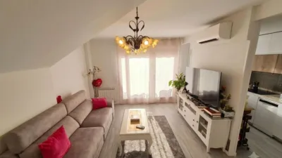 Duplex on Fray Luis de León Street photo 8