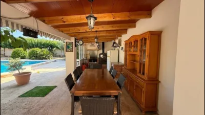 Chalet in Urbanització Cucuch photo 9