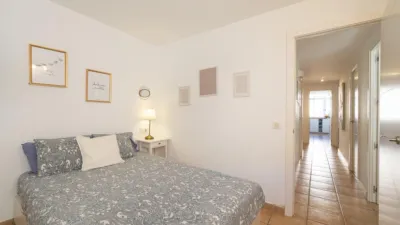 Apartment on Carrer de la Gran Via photo 18