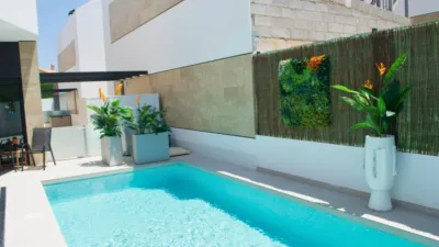 Chalet on Carrer Leman photo 5