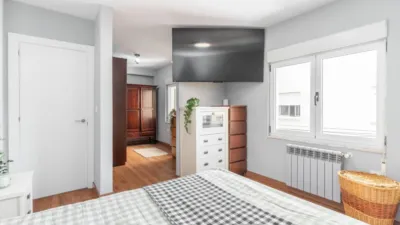 Flat on Calle Ramón Clavería, 36 photo 2
