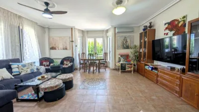 Chalet on Calle de Alemania photo 8