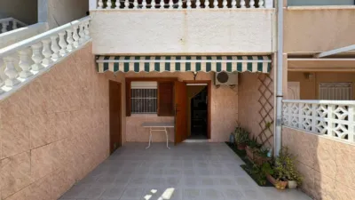 Bungalow on Calle Urbano Arregui, 100 photo 3