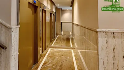 Oficina en venta en Calle Riazor, 2 - Més