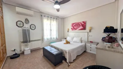 Chalet on Calle de Alemania photo 26