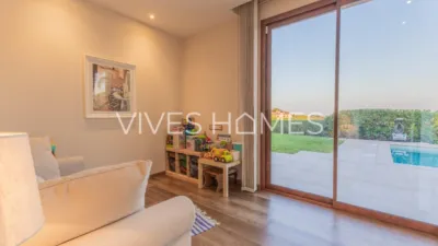 Chalet on Sant Vicenç De Street photo 45