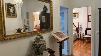Apartment on Calle de Isabel 'La Católica' photo 13