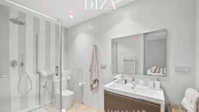 Apartment on Calle del Conde de Aranda photo 29