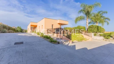 Chalet on Sant Vicenç De Street photo 10