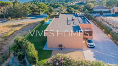 Chalet on Sant Vicenç De Street photo 6