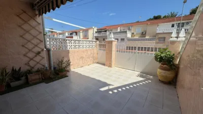 Bungalow on Calle Urbano Arregui, 100 photo 4