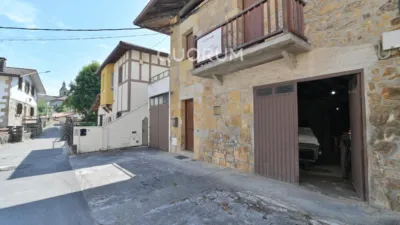 House in the Centre photo 2