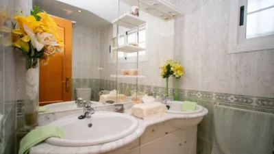 Chalet on Calle Rio Turia photo 9