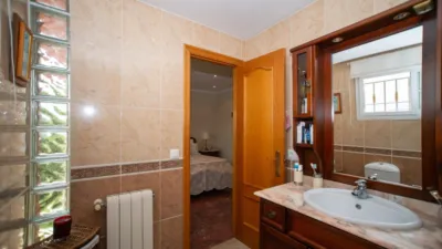 Chalet on Calle Rio Turia photo 15