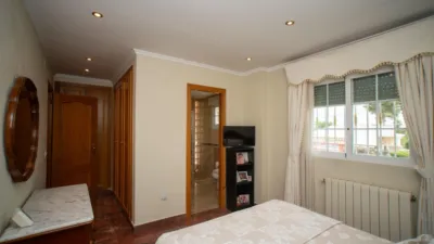 Chalet on Calle Rio Turia photo 17