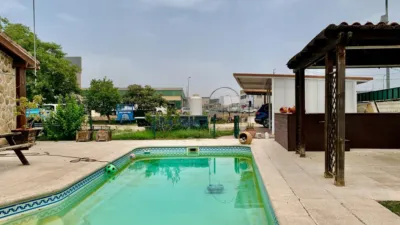 Chalet in Lora del Río photo 4