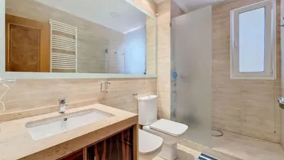 Chalet on Calle Monte Pinar photo 10