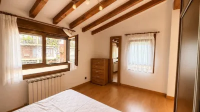Semi-detached house on Calle Barrio de la Lombana photo 10