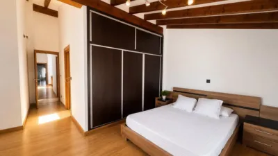 Semi-detached house on Calle Barrio de la Lombana photo 9