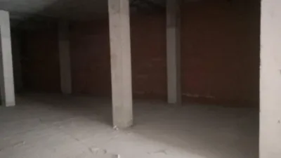 Local comercial en alquiler en Calle de Gerona - Més