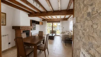 Semi-detached house on Calle Barrio de la Lombana photo 4