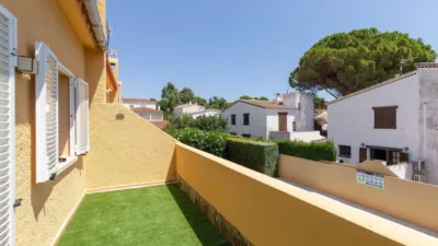House in Riells photo 26