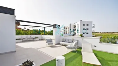 Apartment in Bulevar Central de las Cañadas photo 2