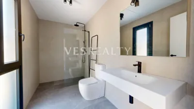Semi-detached house in Carrer Mariola photo 10