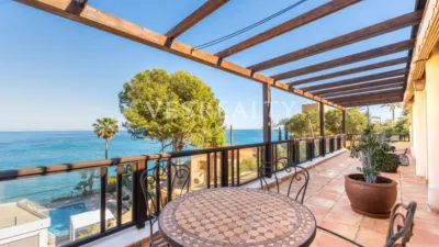 Chalet on Carrer de Montesinos photo 2