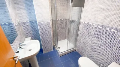 Habitación en alquiler en Avenida del Primero de Mayo, cerca de Carrer Sant Jacint, Santa Rita-Alborgí (Paterna) de 330 €<span>/mes</span>