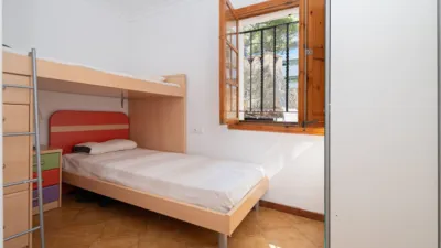 Chalet in Les Meravelles photo 26