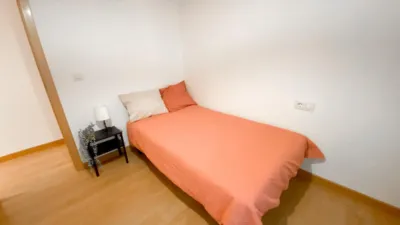 Habitación en alquiler en Avenida del Primero de Mayo, cerca de Carrer Sant Jacint, Santa Rita-Alborgí (Paterna) de 330 €<span>/mes</span>