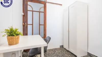 Apartment on Eugenia Viñes Street photo 32