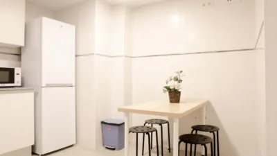Habitación en alquiler en Avenida del Primero de Mayo, cerca de Carrer Sant Jacint, Santa Rita-Alborgí (Paterna) de 330 €<span>/mes</span>