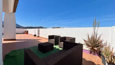 Top-floor apartment on Calle del Ferrocarril de Alcoi photo 5