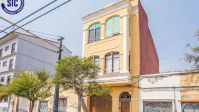 Apartment on Eugenia Viñes Street photo 48