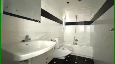Apartment on Rambla de Joaquim Vayreda photo 32