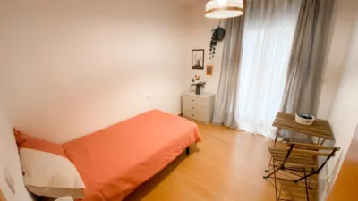 Habitación en alquiler en Avenida del Primero de Mayo, cerca de Carrer Sant Jacint, Santa Rita-Alborgí (Paterna) de 330 €<span>/mes</span>