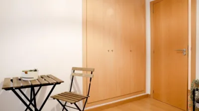 Habitación en alquiler en Avenida del Primero de Mayo, cerca de Carrer Sant Jacint, Santa Rita-Alborgí (Paterna) de 330 €<span>/mes</span>